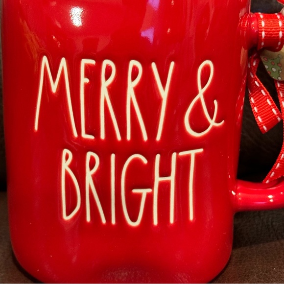 MERRY & BRIGHT Snoopy Figural Christmas Mug - Rae Dunn Peanuts Collection - Picture 2 of 12